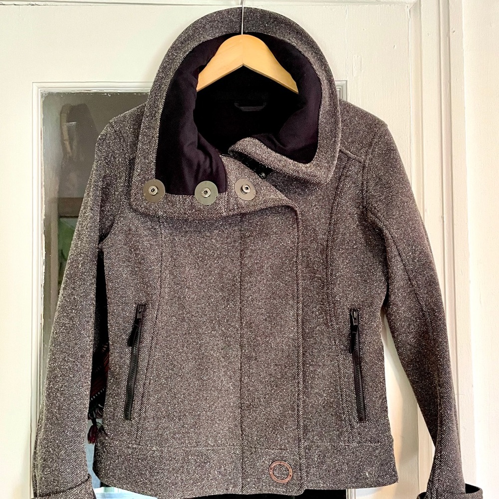 LuluLemon Lined Jacket 🤍🖤